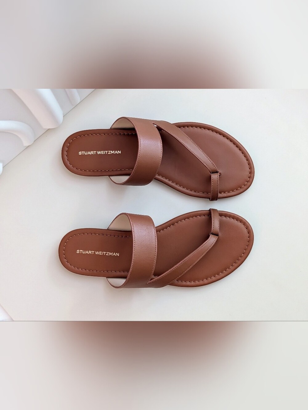 Stuart Weitzman Remy Saddle Leather Toe Strap Sandals Size 8 NWT